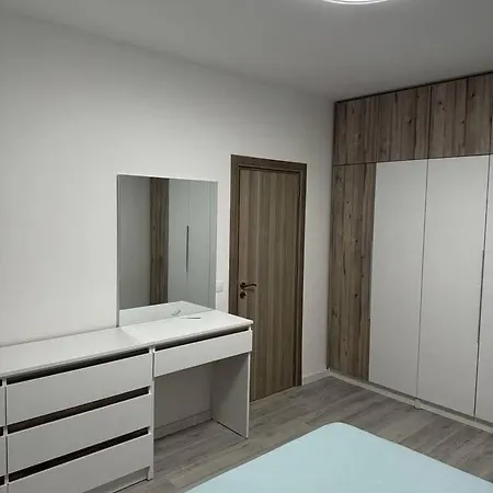 Swieqi For 3 Adults Appartement